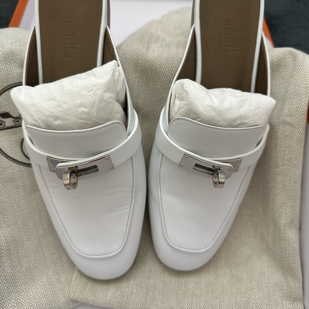 Hermes Oz mule